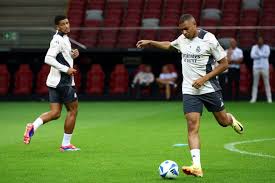 让球迷和媒 让球迷和媒